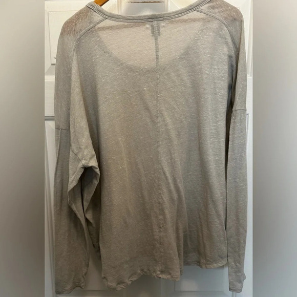 Old Navy Women’s Size XL Long Sleeve Shirt - Picture 2 of 5
